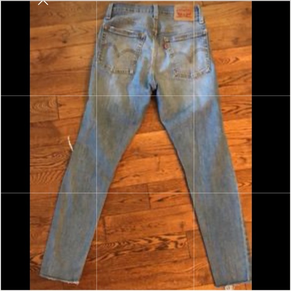 womens 26, Levi’s Wedgie skinny jeans. Distressed with frayed hems. Light wash - Picture 2 of 6